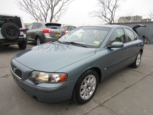 2004 Volvo S60 4WD 4dr Sport