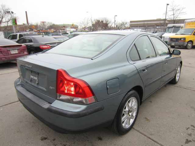 2004 Volvo S60 4WD 4dr Sport