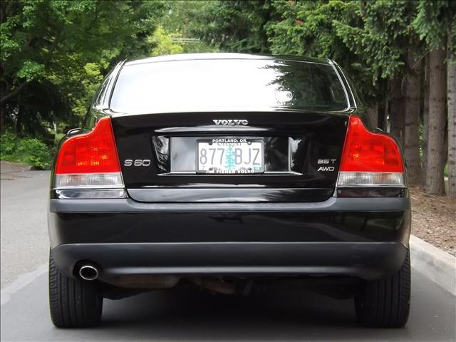 2004 Volvo S60 4WD 4dr Sport