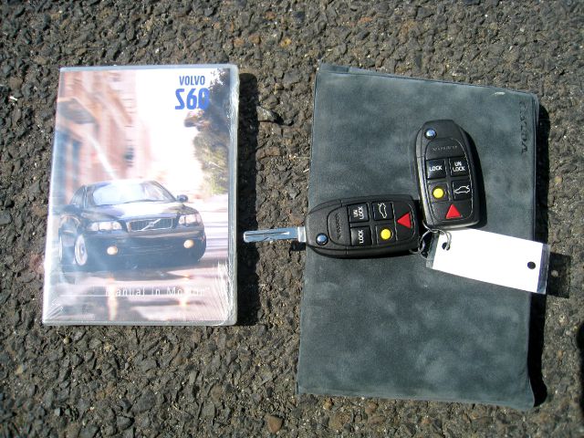 2004 Volvo S60 4WD 4dr Sport