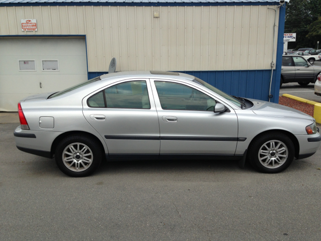 2004 Volvo S60 4WD 4dr Sport