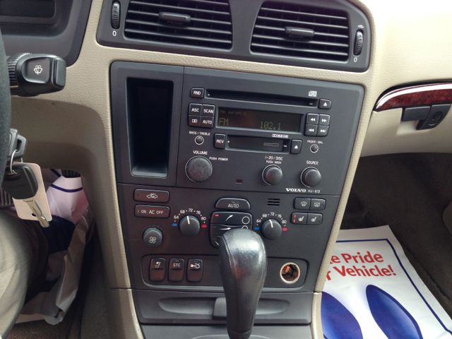 2004 Volvo S60 4WD 4dr Sport