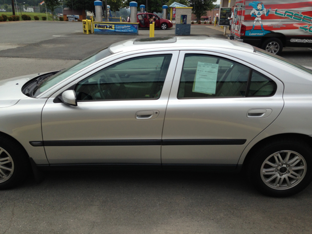 2004 Volvo S60 4WD 4dr Sport