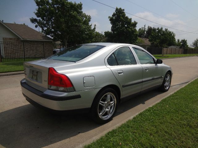 2004 Volvo S60 4WD 4dr Sport