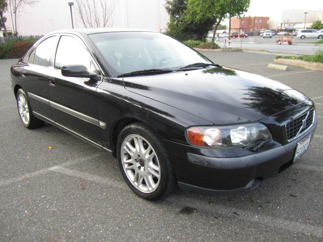 2004 Volvo S60 4WD 4dr Sport