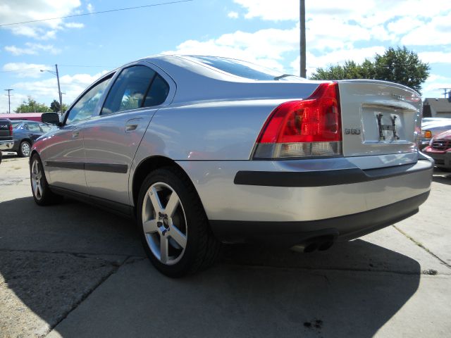 2004 Volvo S60 W/leather