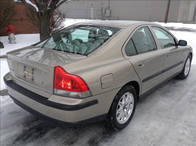 2004 Volvo S60 4WD 4dr Sport