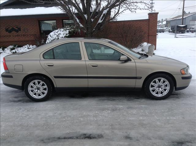 2004 Volvo S60 4WD 4dr Sport