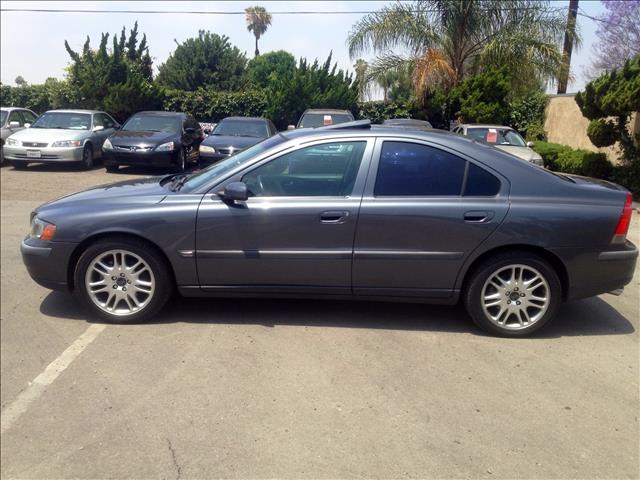 2004 Volvo S60 4WD 4dr Sport