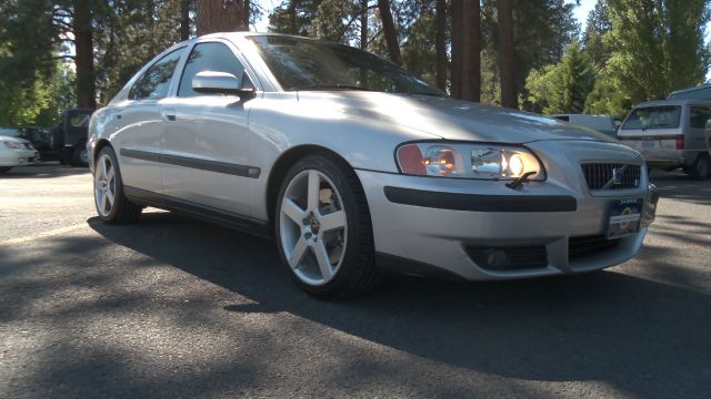 2004 Volvo S60 W/leather