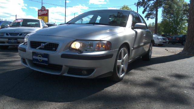 2004 Volvo S60 W/leather