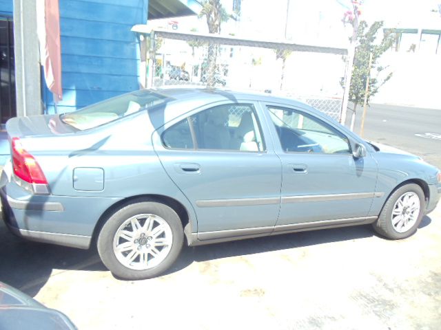 2004 Volvo S60 4WD 4dr Sport