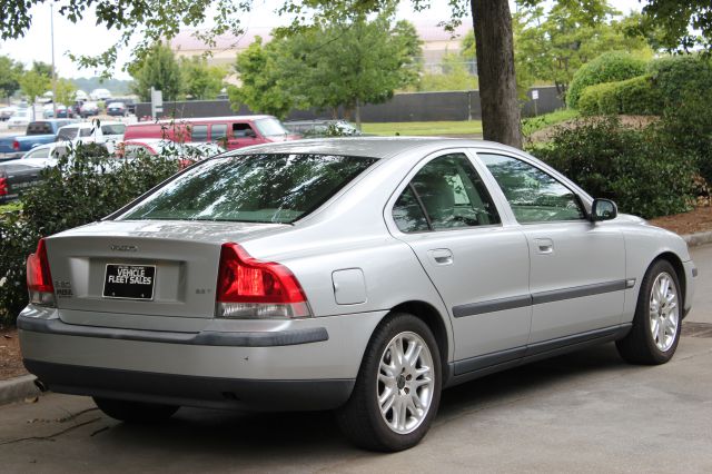 2004 Volvo S60 4WD 4dr Sport