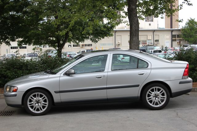 2004 Volvo S60 4WD 4dr Sport
