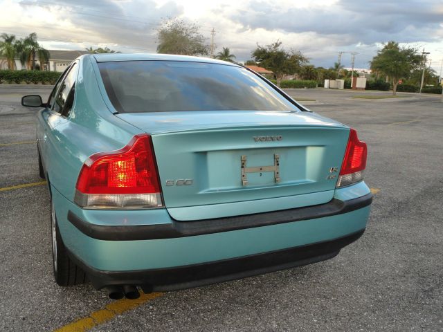 2004 Volvo S60 W/leather