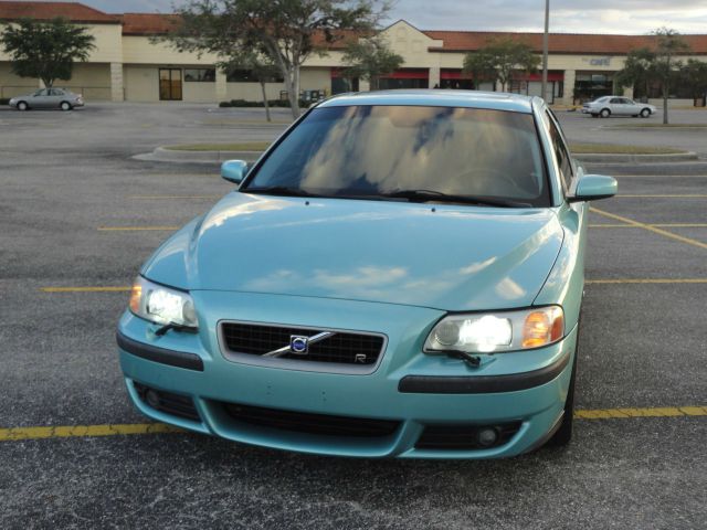 2004 Volvo S60 W/leather