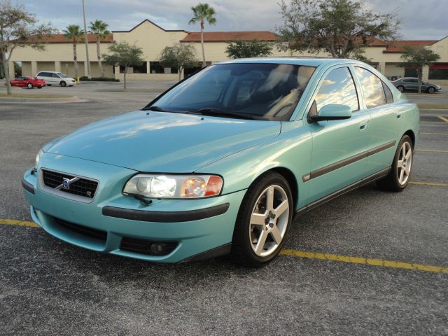 2004 Volvo S60 W/leather