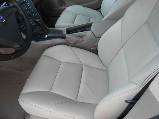 2004 Volvo S60 4WD 4dr Sport