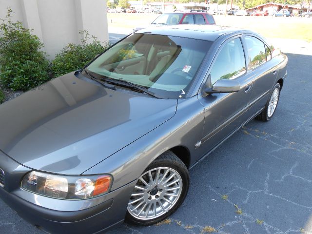 2004 Volvo S60 4WD 4dr Sport