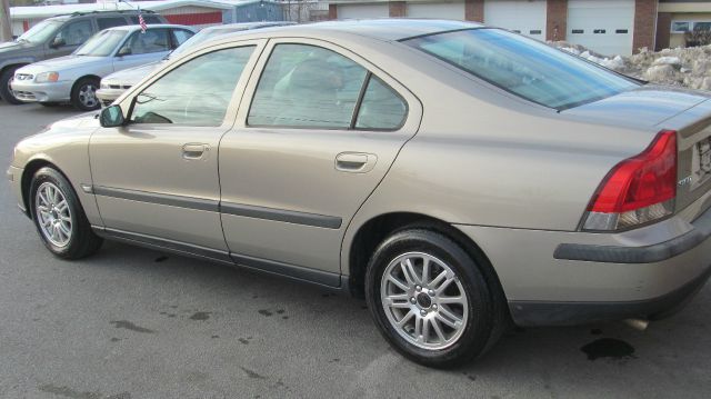 2004 Volvo S60 4WD 4dr Sport