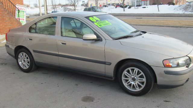 2004 Volvo S60 4WD 4dr Sport