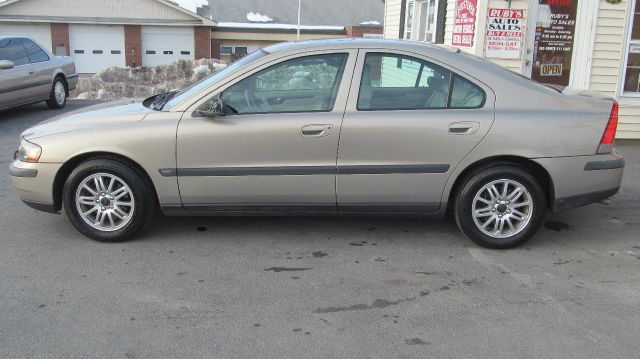 2004 Volvo S60 4WD 4dr Sport