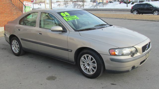 2004 Volvo S60 4WD 4dr Sport