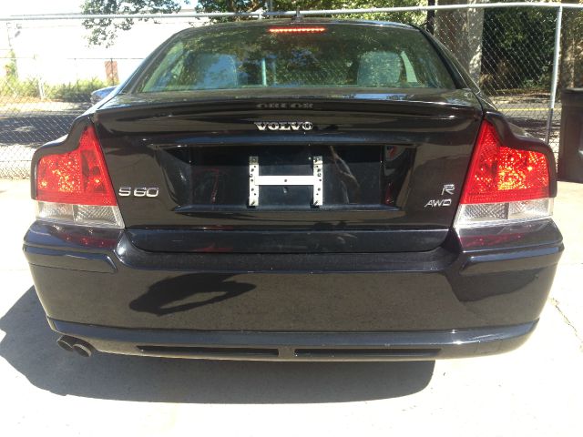 2005 Volvo S60 W/leather
