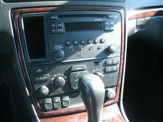 2005 Volvo S60 4WD 4dr Sport