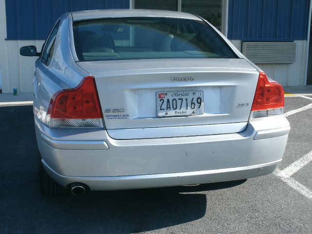 2005 Volvo S60 4WD 4dr Sport