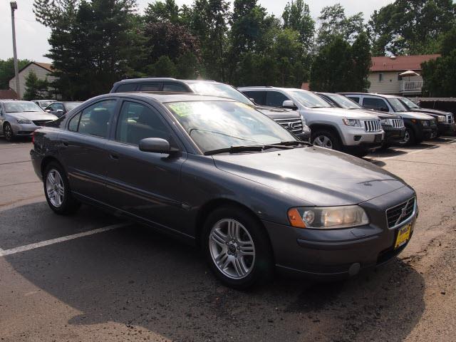 2005 Volvo S60 4WD 4dr Sport