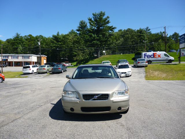 2005 Volvo S60 4WD 4dr Sport