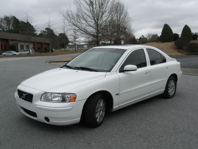 2005 Volvo S60 4WD 4dr Sport