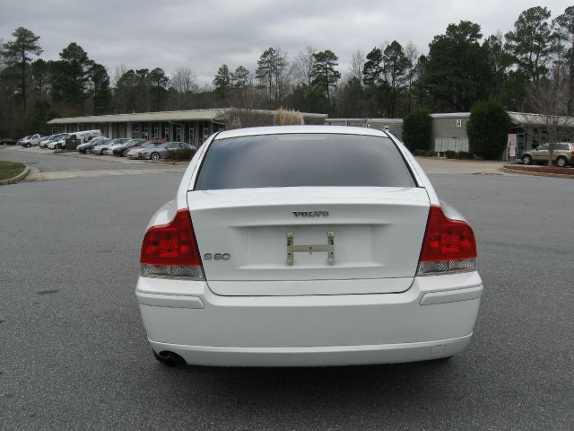 2005 Volvo S60 4WD 4dr Sport