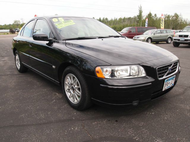 2005 Volvo S60 SL Pickup 4D 5 1/2 Ft