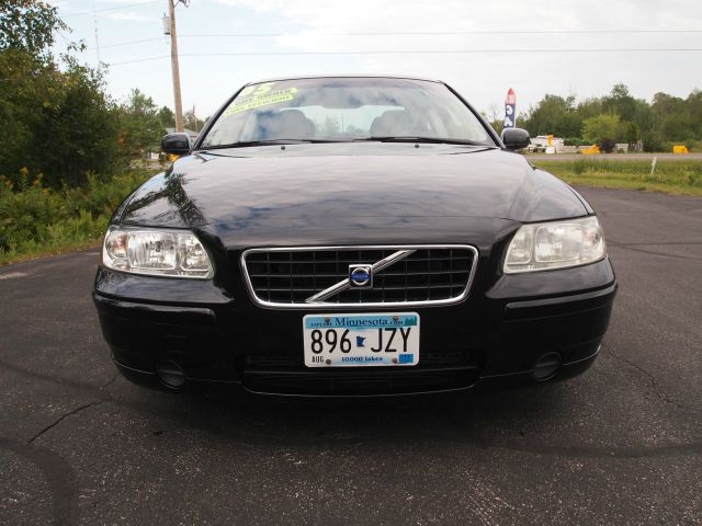 2005 Volvo S60 SL Pickup 4D 5 1/2 Ft
