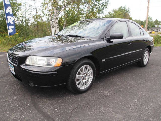 2005 Volvo S60 SL Pickup 4D 5 1/2 Ft