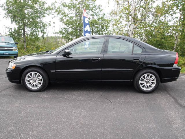 2005 Volvo S60 SL Pickup 4D 5 1/2 Ft