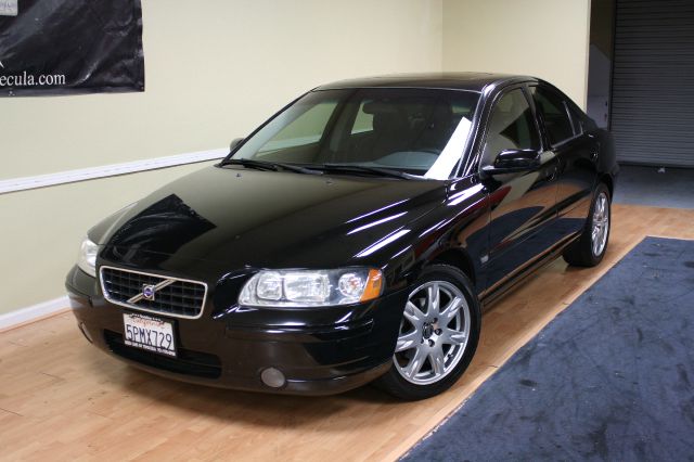 2005 Volvo S60 4WD 4dr Sport