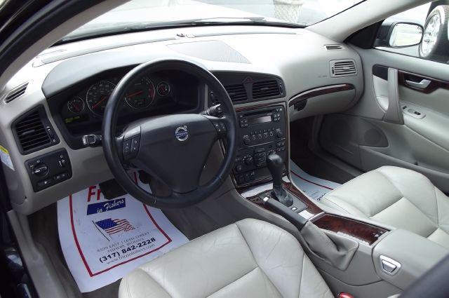 2005 Volvo S60 4WD 4dr Sport