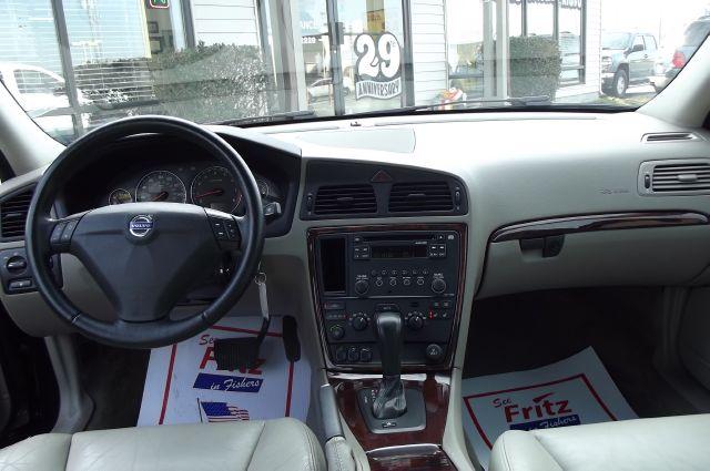 2005 Volvo S60 4WD 4dr Sport