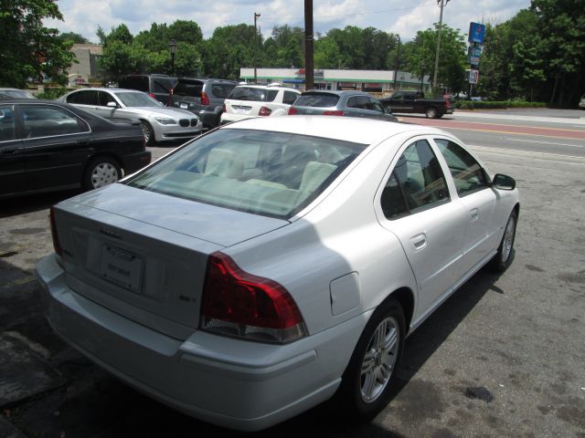2005 Volvo S60 4WD 4dr Sport