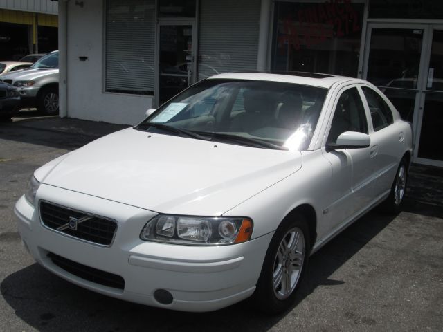 2005 Volvo S60 4WD 4dr Sport