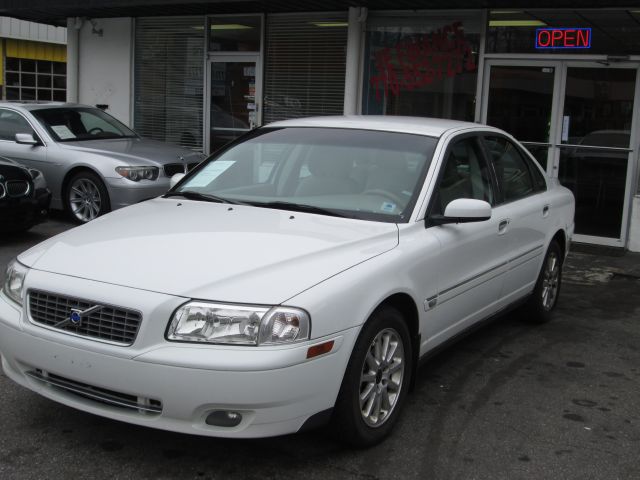 2005 Volvo S60 4WD 4dr Sport