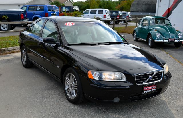 2005 Volvo S60 4WD 4dr Sport