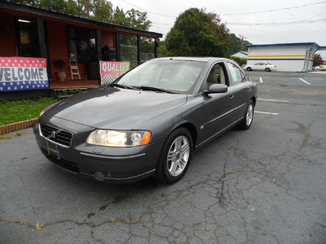 2005 Volvo S60 4WD 4dr Sport