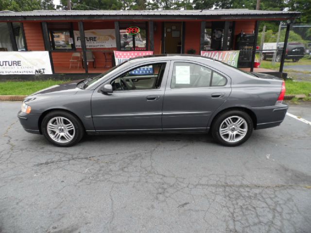 2005 Volvo S60 4WD 4dr Sport