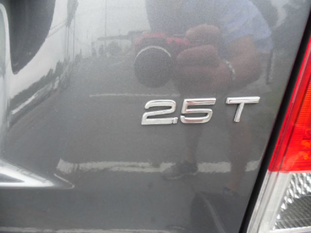 2005 Volvo S60 4WD 4dr Sport