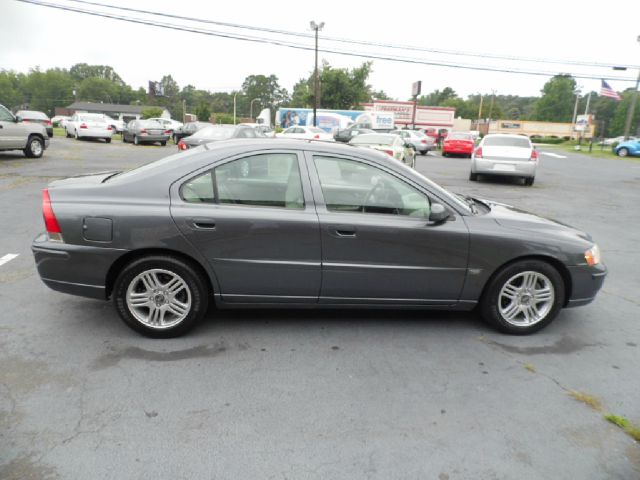 2005 Volvo S60 4WD 4dr Sport