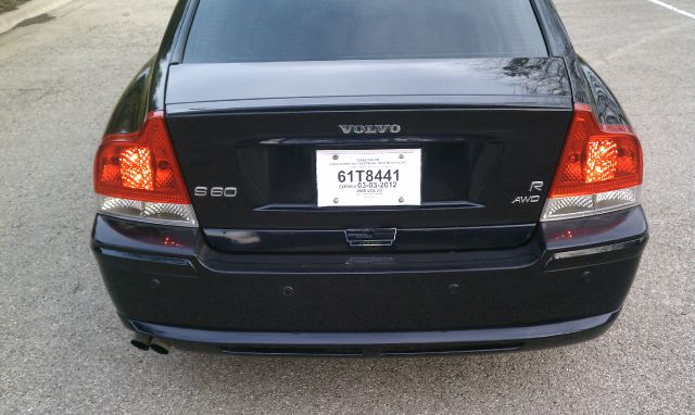 2005 Volvo S60 W/leather